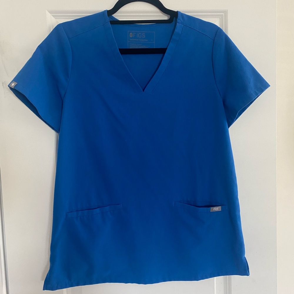 FIGS Casma Three-Pocket Scrub Top, Small, Royal Blue